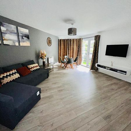 Luxury Apartments - Wallis Square, Farnborough Farnborough  Eksteriør bilde