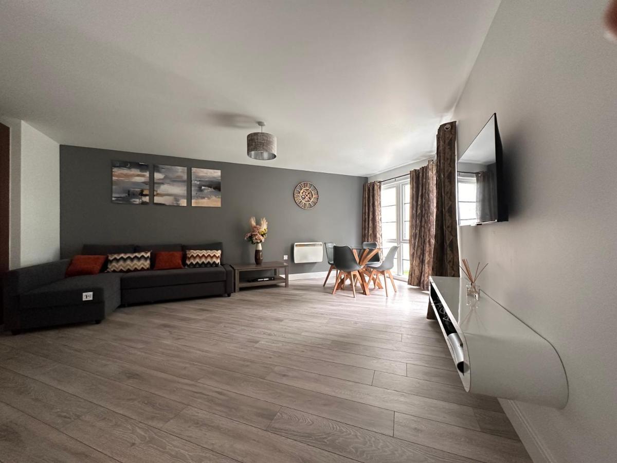 Luxury Apartments - Wallis Square, Farnborough Farnborough  Eksteriør bilde
